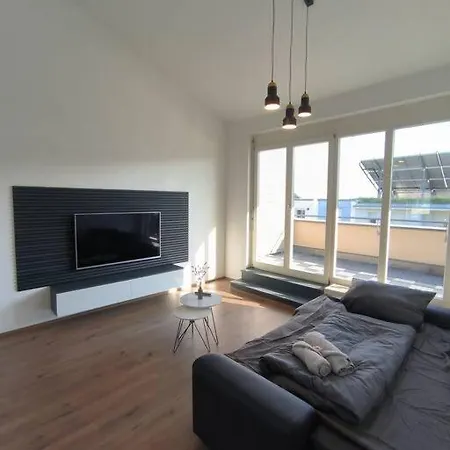 Mit Dachterrasse