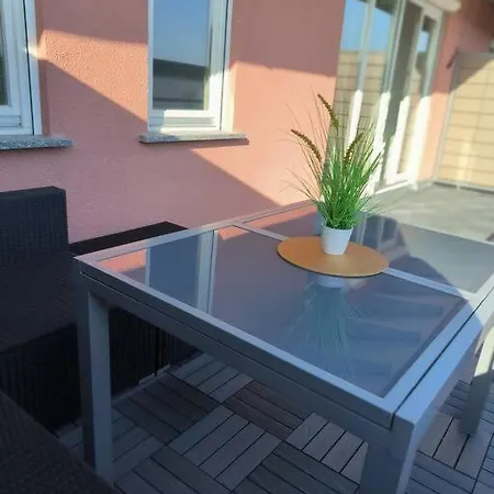 Mit Dachterrasse